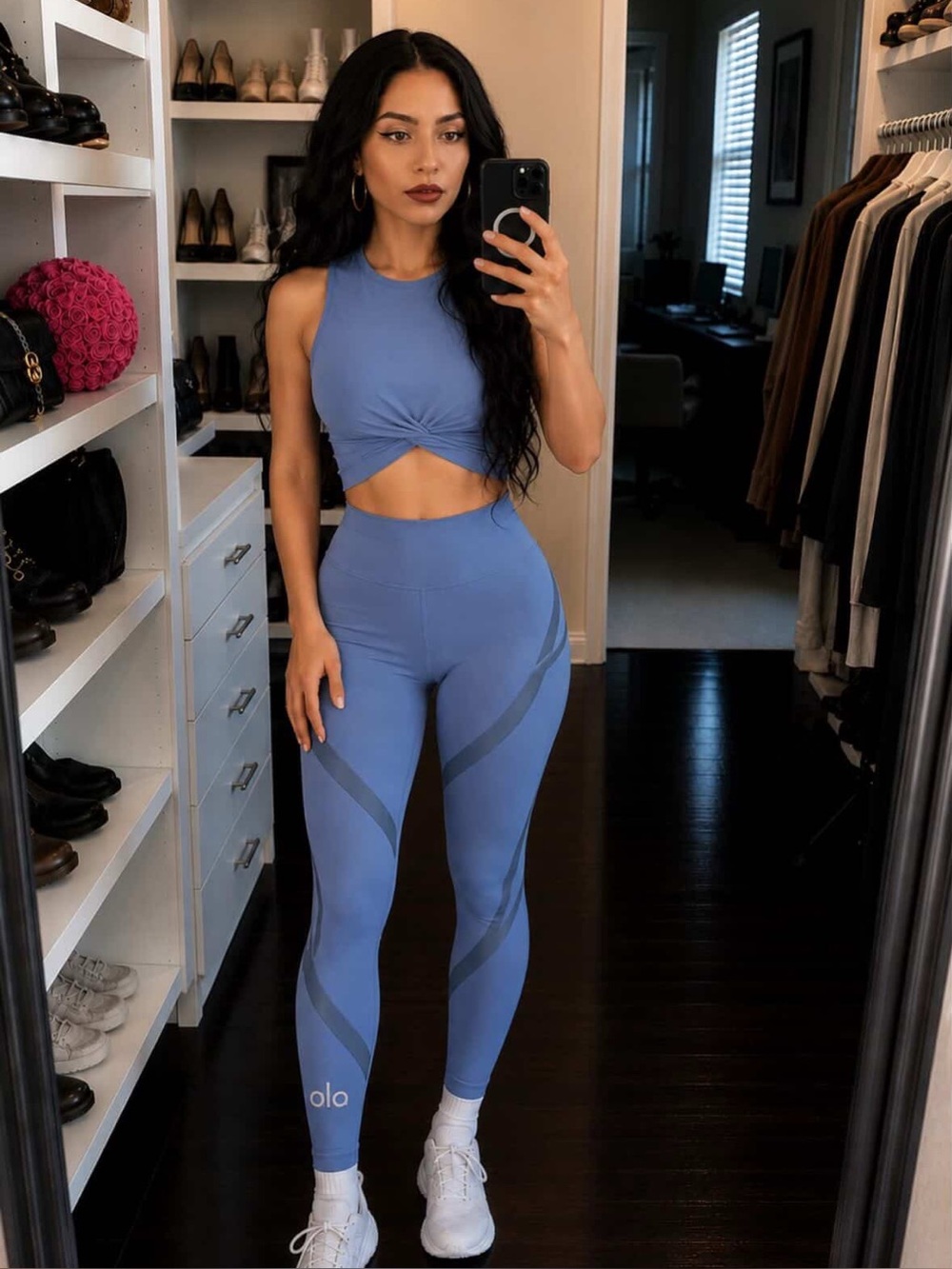 ALO Yoga Light Blue Crop cover Tank